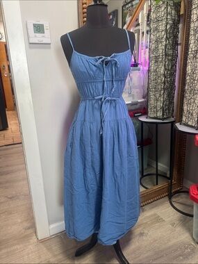 Sleeveless Light Blue Tie-Front Midi Dress